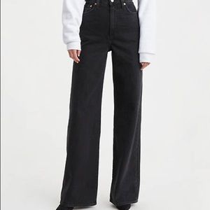 Levi’s rib cage wide black size 30